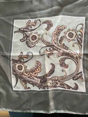 Silk-Feel Paisley pocket Square - Sage Green by